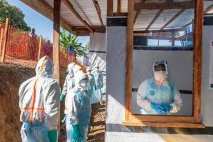 Ebola, test negativo per paziente rientrato in Sardegna dal Congo: cosa dicono gli esperti su allarme e sorveglianza in Italia Ebola, test negativo per paziente rientrato in Sardegna dal Congo: cosa dicono gli esperti su allarme e sorveglianza in Italia