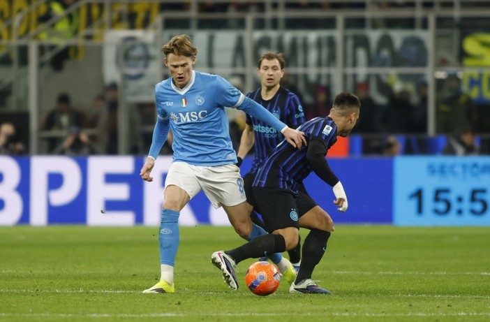 Inter-Napoli 2-2, McTominay riprende due volte i nerazzurri