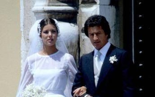 Addio a Philippe Junot, il primo amore ribelle di Carolina di Monaco Addio a Philippe Junot, il primo amore ribelle di Carolina di Monaco