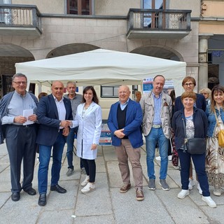 Screening gratuito della vista a Borgomanero: successo per l’iniziativa della Società degli Operai di Mutuo Soccorso e Opera Pia Curti